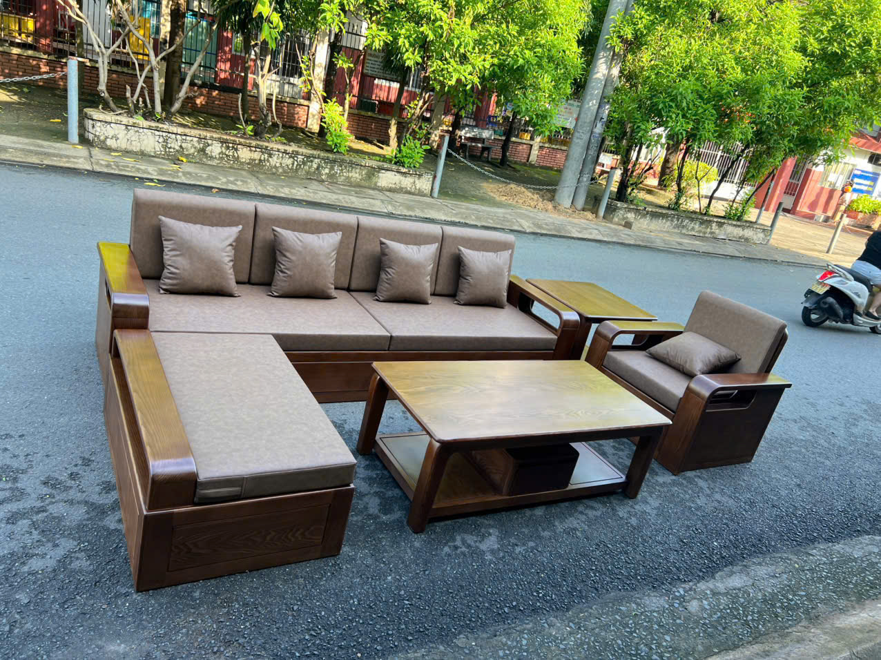 gen-h-z6906069331644_ee17c984aac3e1e3f7b3ba43d3f7101a